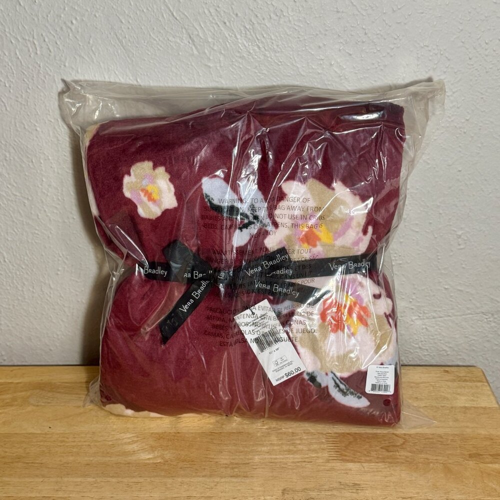 Vera Bradley Plush Throw in Blooms and Branches NWT 50" x 80"